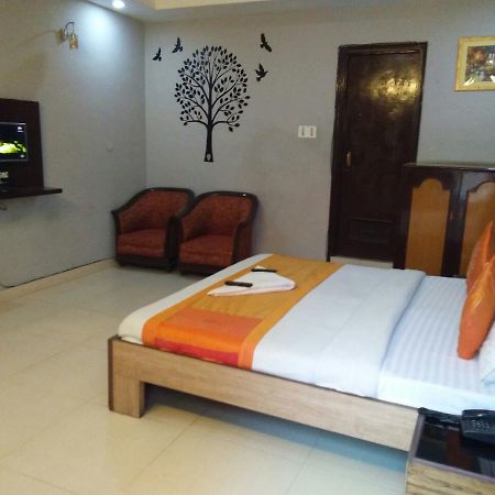 Hotel Samridhi Palace Juhi Bari Dış mekan fotoğraf