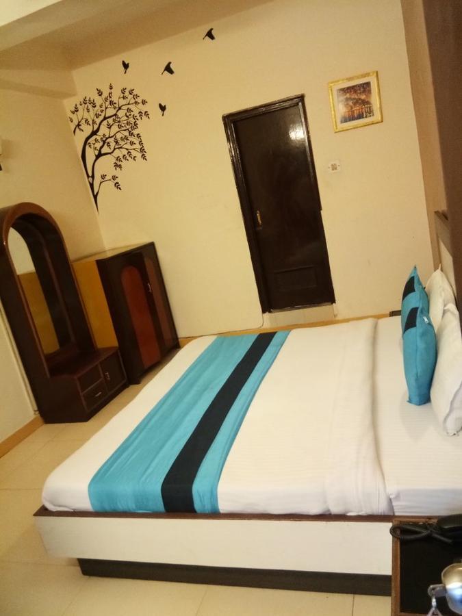 Hotel Samridhi Palace Juhi Bari Dış mekan fotoğraf