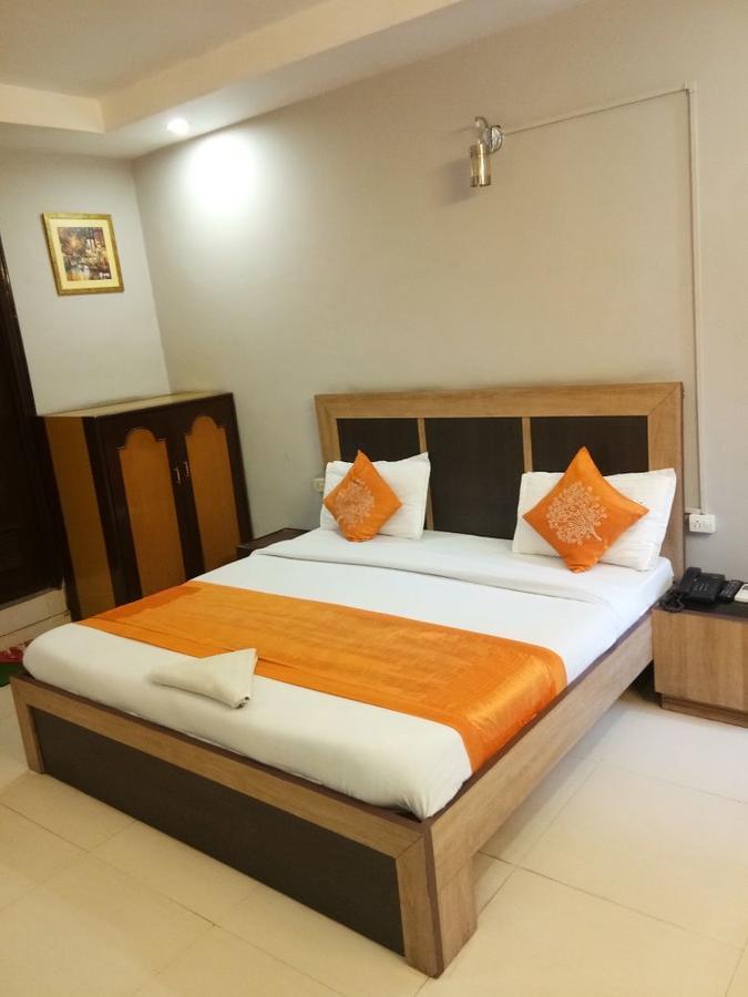 Hotel Samridhi Palace Juhi Bari Dış mekan fotoğraf